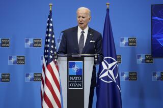 En esta imagen de archivo, el presidente de Estados Unidos, Joe Biden, interviene en una conferencia de prensa tras una cumbre de la OTAN, en la sede de la Alianza, en Bruselas, el 24 de marzo de 2022. (AP Foto/Evan Vucci, archivo)