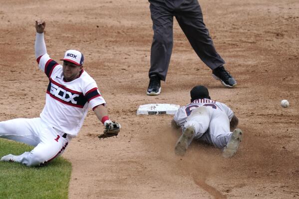 White Sox 2B Madrigal sidelined by torn right hamstring