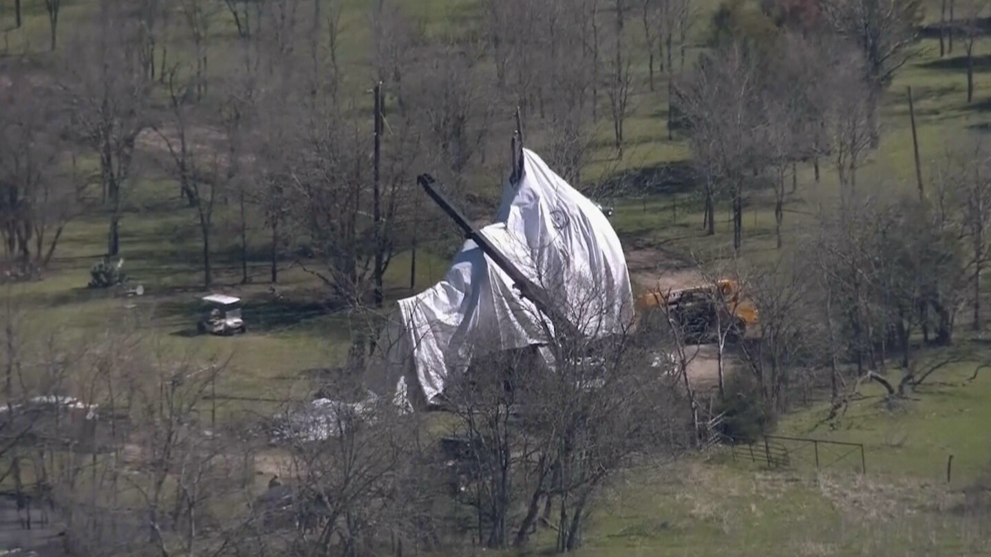 US surveillance balloon breaks free near Texas border and travels to Dallas area before crashing