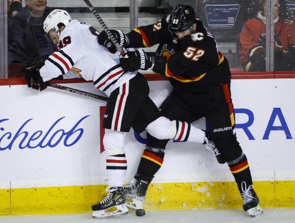 Blackhawks' Jaxson Stauber follows father Robb's advice, wins first two NHL  starts - Chicago Sun-Times