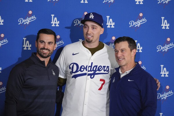 Dodgers' deferred payment obligations top $1 billion to 7 players with Snell  and Edman contracts | AP News