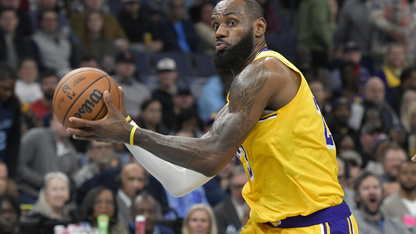 Triple doble de LeBron lleva a Lakers a victoria sobre Grizzlies, 136-124