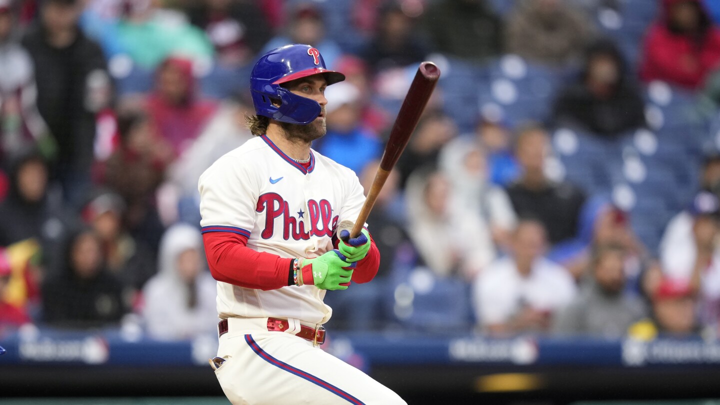 Bryce Harper leaves Thursday's game in fifth inning with mid-back spasm   Phillies Nation - Your source for Philadelphia Phillies news, opinion,  history, rumors, events, and other fun stuff.