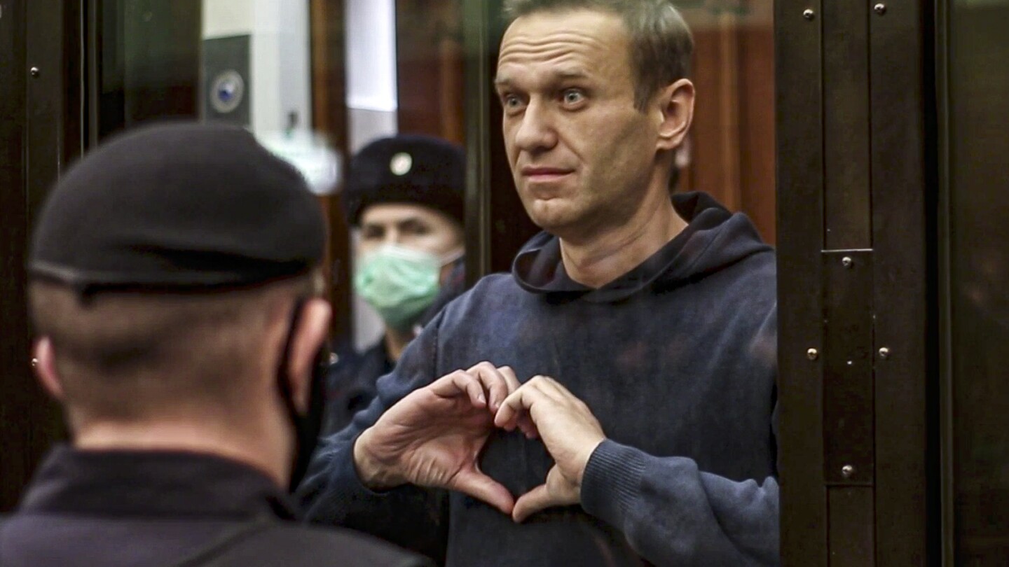 Навальный заявил, что поддержал обмен пленными за несколько дней до смерти Путина