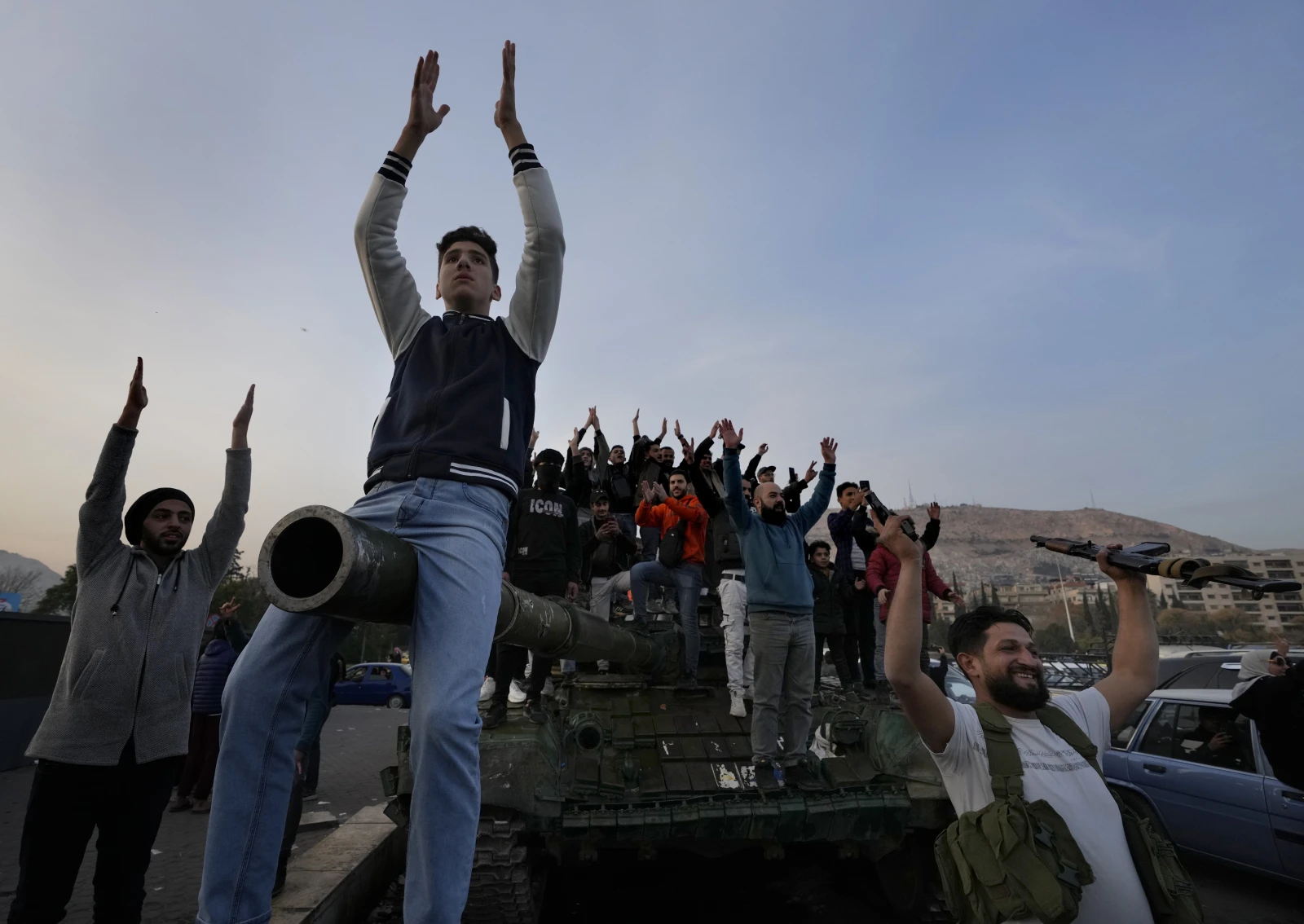 Syrian Government Services Come to a ‘Complete Halt’ as State Workers Stay Home After Rebel Takeover