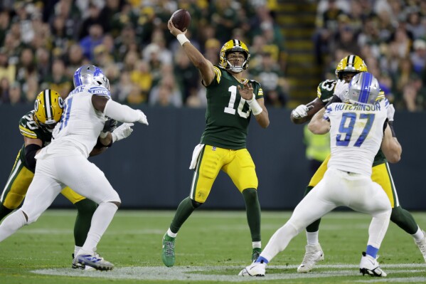 Packers' Matt LaFleur snaps on Jordan Love offense vs Lions