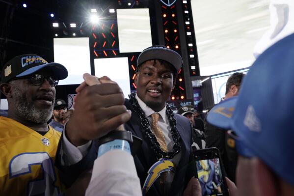 Chargers fortify offensive, defensive lines during NFL draft
