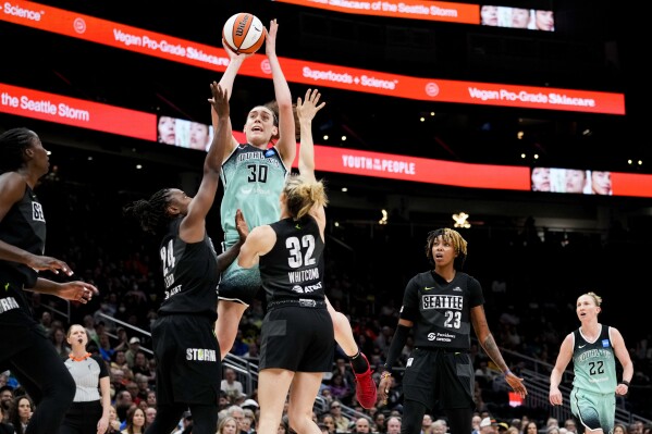 Breanna Stewart scores 25 and grabs 9 boards; Liberty beat Sparks