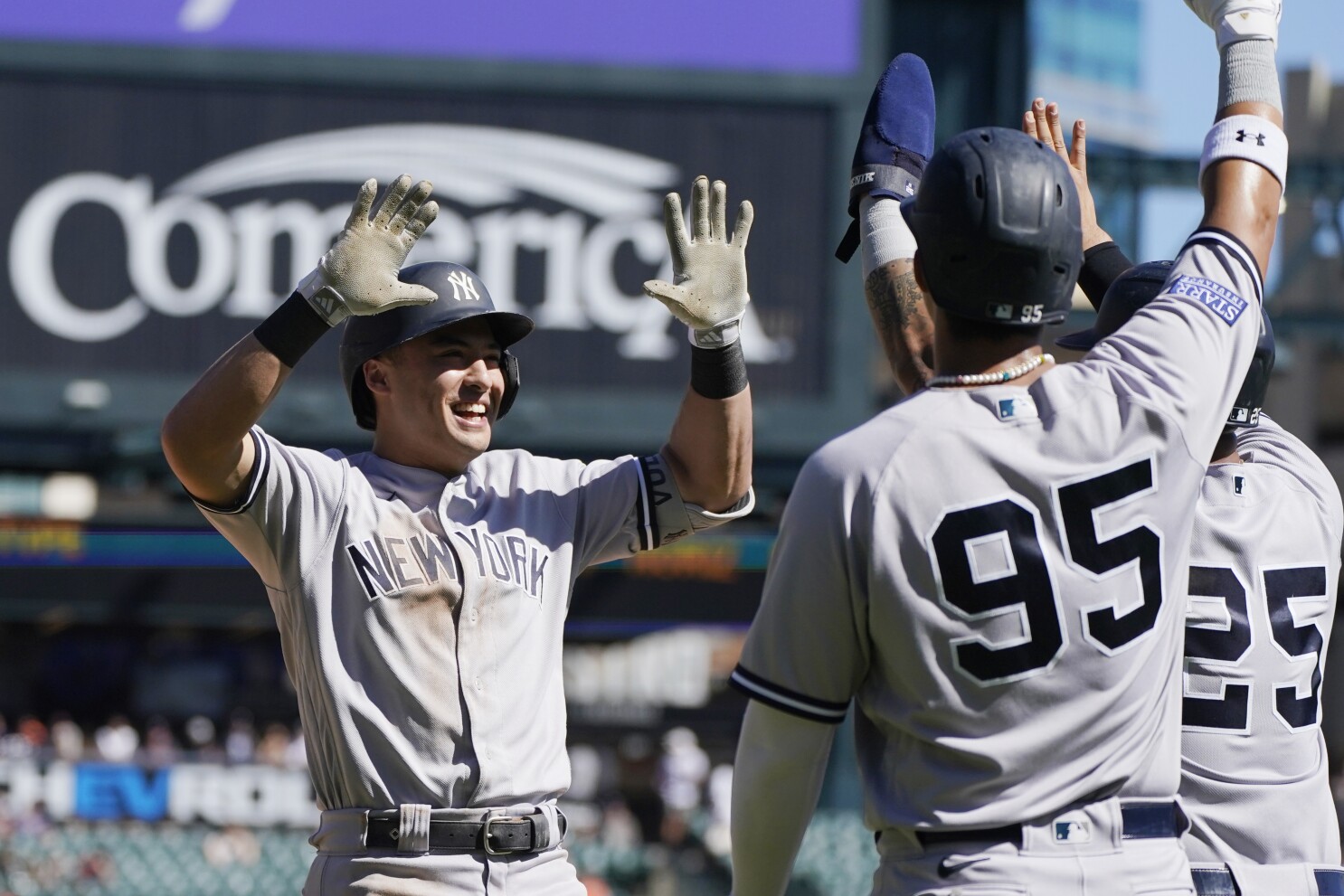 I can get used to watching Harrison Bader in c yankees gear near