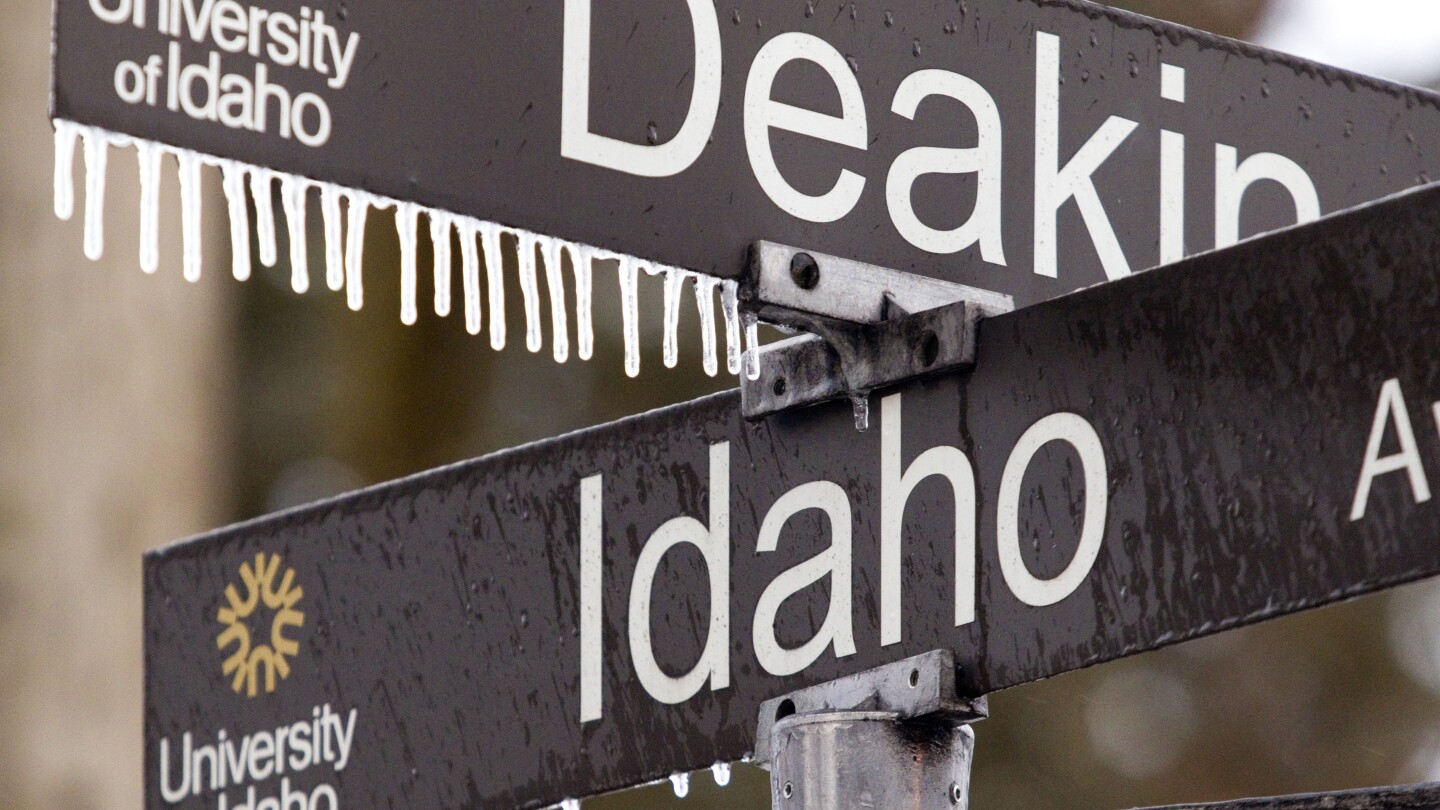 Университетът на Айдахо заяви в сряда че ще продължи напред