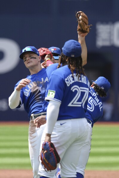 Guerrero and Kirk HR, Bassitt wins as Blue Jays blank Padres 4-0 to avoid  sweep