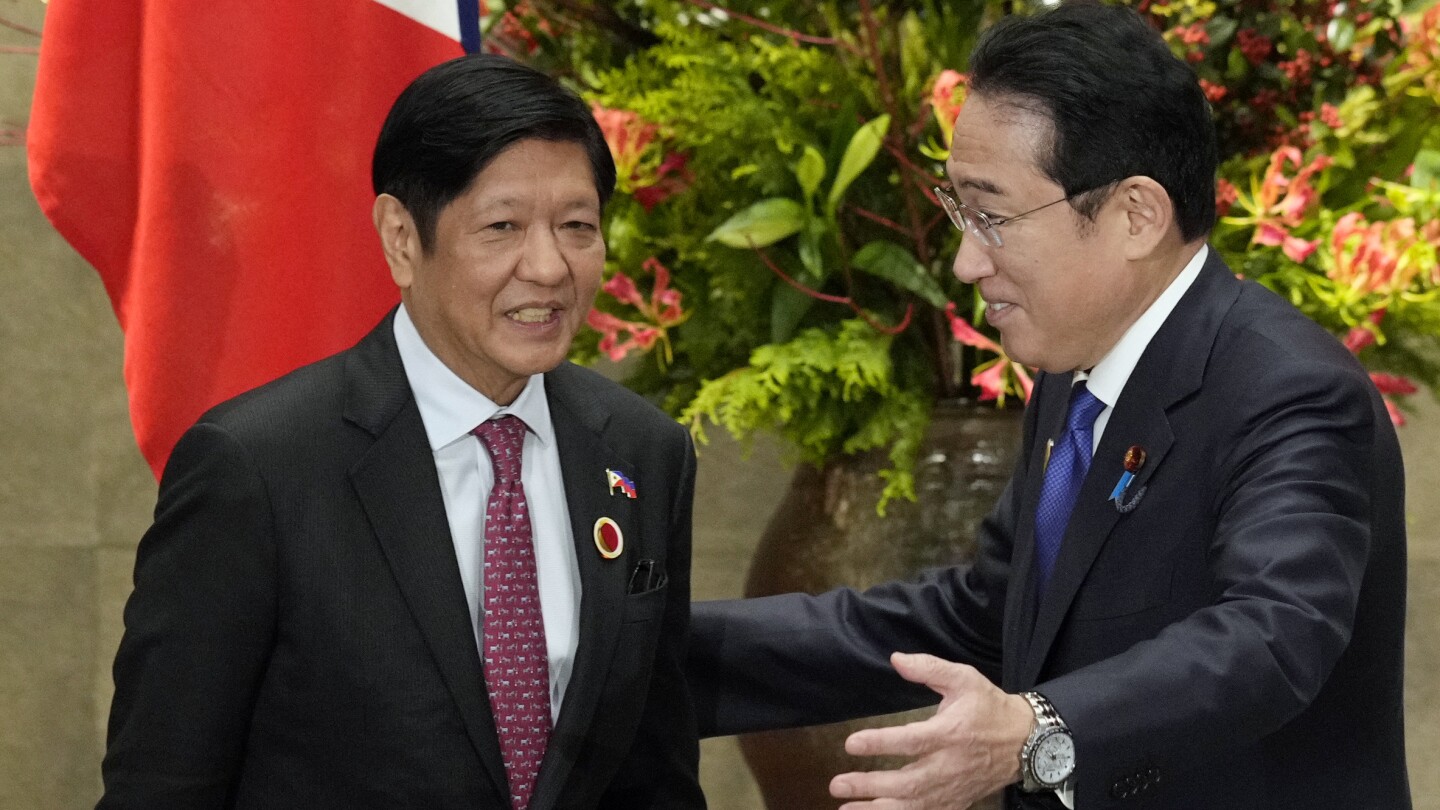 featured image thumbnail for post Japan and the Philippines sign a defense pact in the face of shared alarm over China