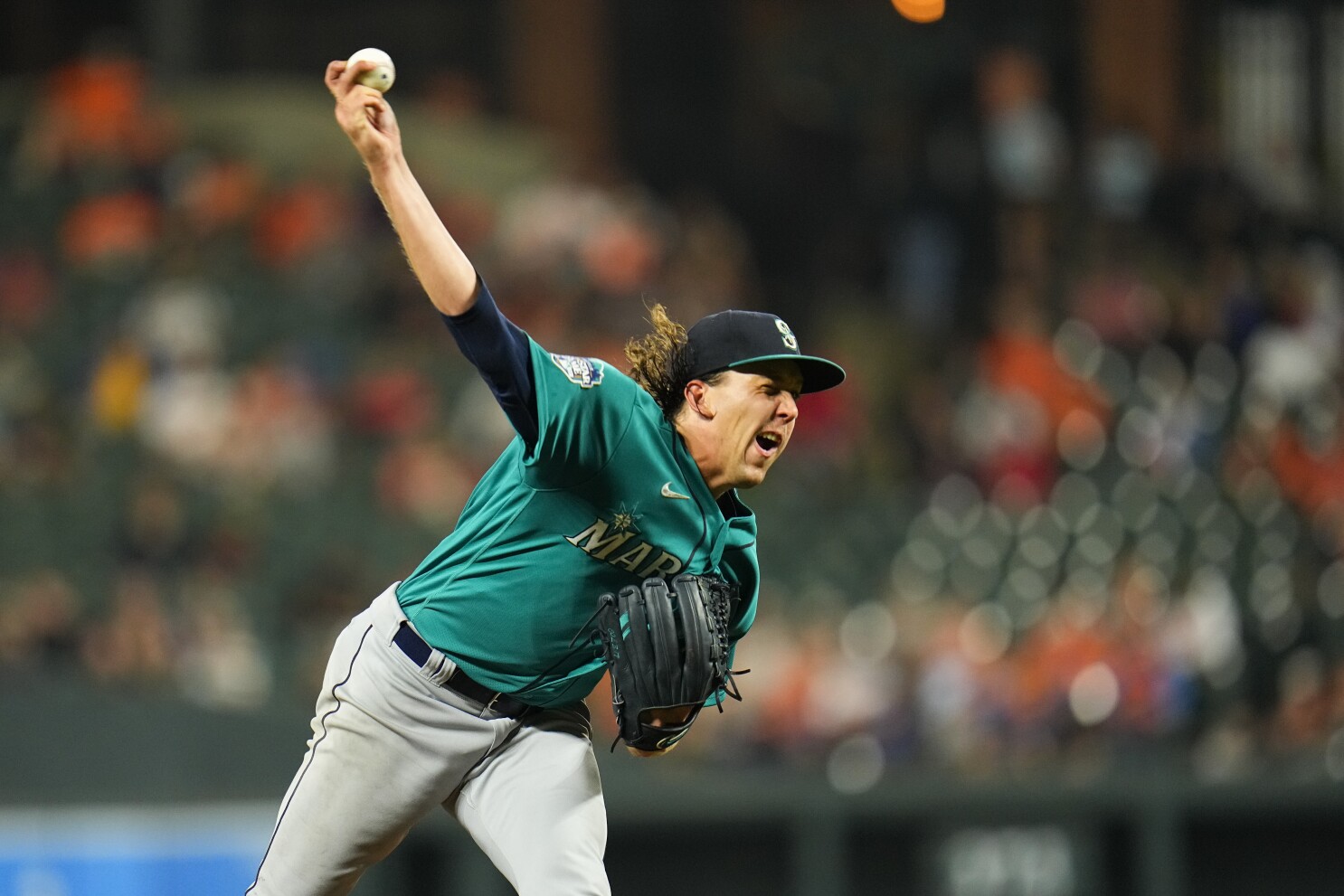 Mariners score 7 in 8th inning, pummel Orioles