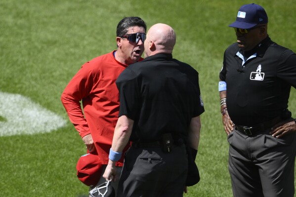 Phillies manager Rob Thomson ejected after argument | AP News