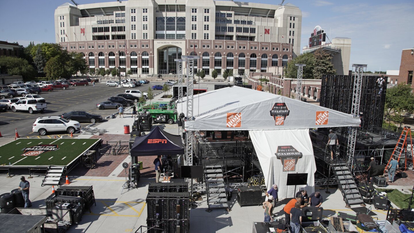 Stars Come Out for ESPN's College GameDay Built by The Home Depot and ABC's NFL  Draft Shows in Las Vegas - ESPN Press Room U.S.