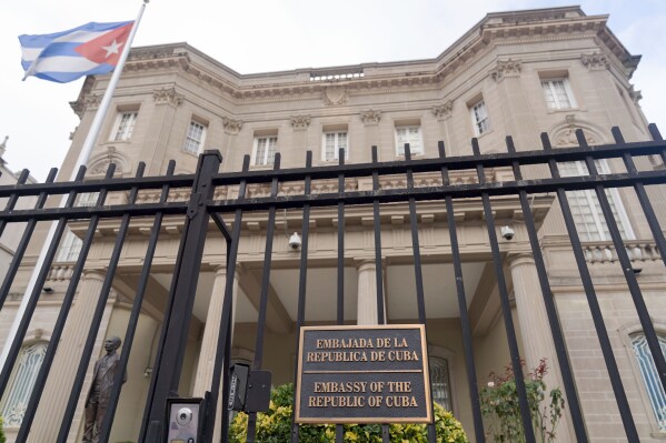 La embajada de Cuba en Washington, el lunes 25 de septiembre de 2023. (AP Foto/Jose Luis Magana)