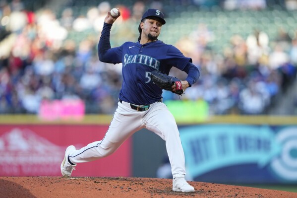 Seattle Mariners starting pitcher Luis Castillo throws against the Atlanta Braves during the third inning of a baseball game Tuesday, April 30, 2024, in Seattle. (AP Photo/Lindsey Wasson)