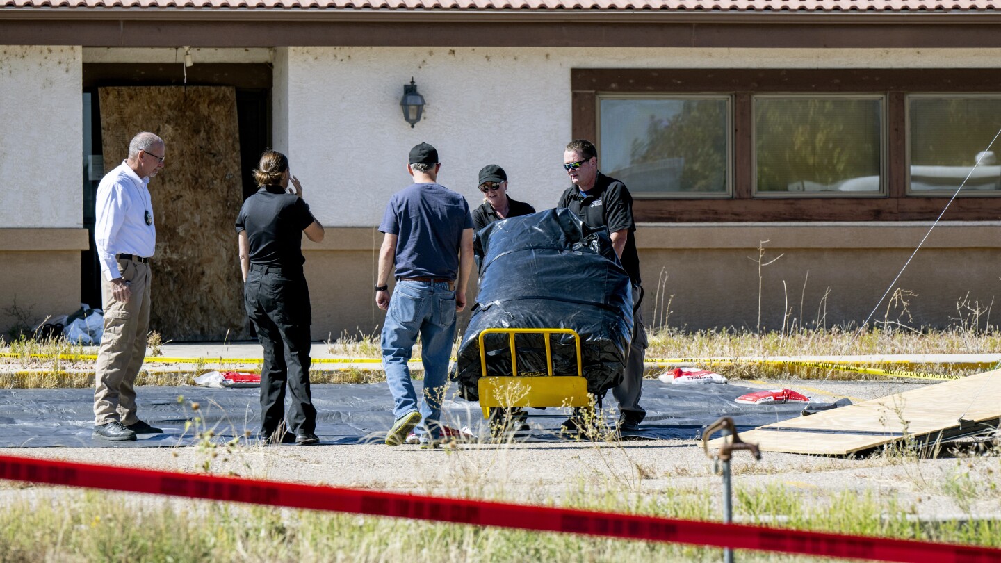 Губернаторът на Колорадо ще подпише законопроекти, регулиращи погребалните домове след откриването на 190 гниещи тела