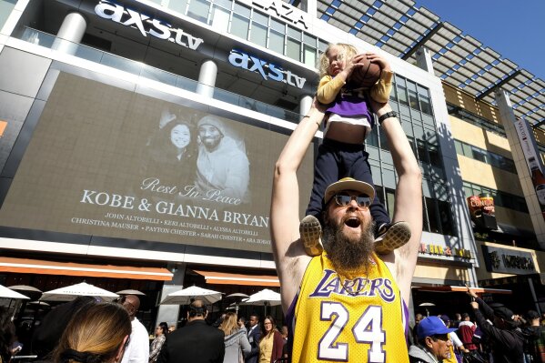 Vanessa Bryant requests to keep tribute items left by Kobe Bryant fans at  the Staples Center