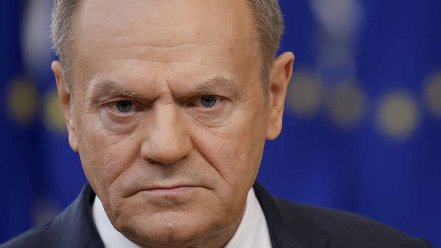 Polski przywódca twierdzi, że republikańscy senatorowie w USA powinni się wstydzić za to, że nie udzielili ukraińskiej pomocy