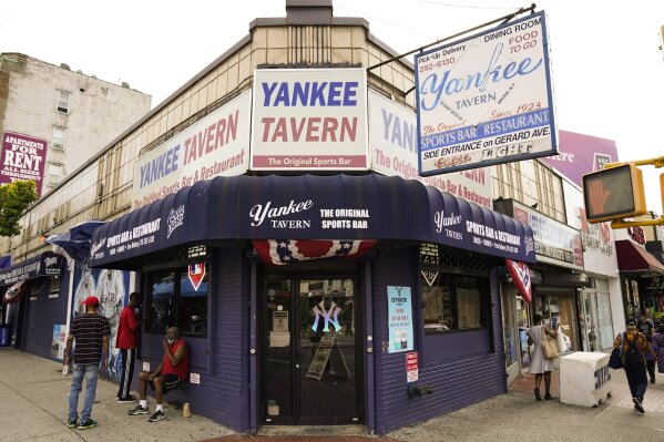 Wrigleyville struggles to stay open during pandemic