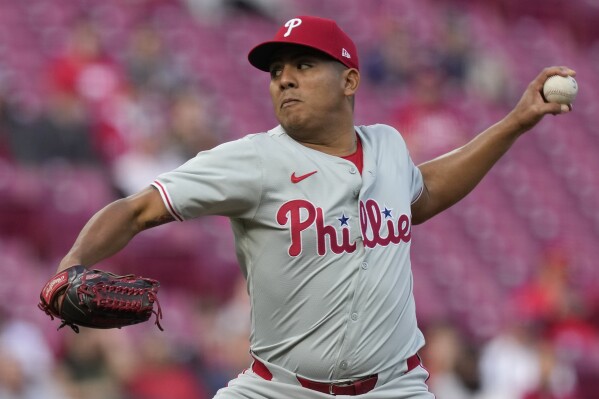 Philadelphia Phillies starting pitcher Ranger Suárez throws in the first inning of a baseball game against the Cincinnati Reds, Monday, April 22, 2024, in Cincinnati. (AP Photo/Carolyn Kaster)