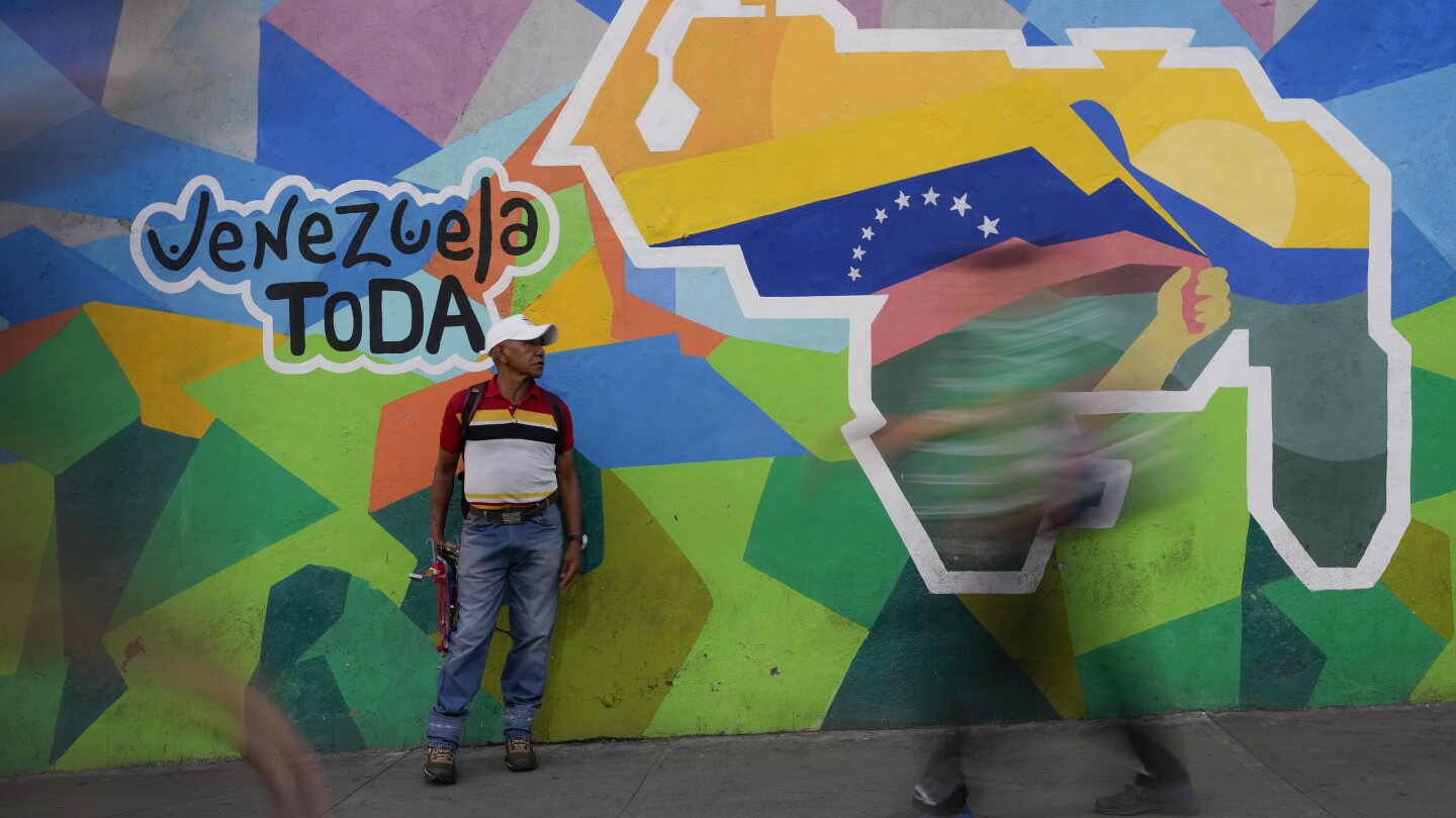 БОГОТА Колумбия AP — Президентът Николас Мадуро нареди на въоръжените