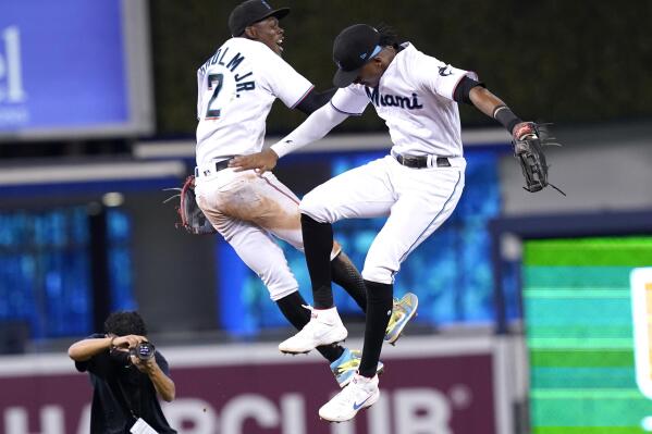 Miguel Rojas on acting as Marlins manager, trusting his teammates