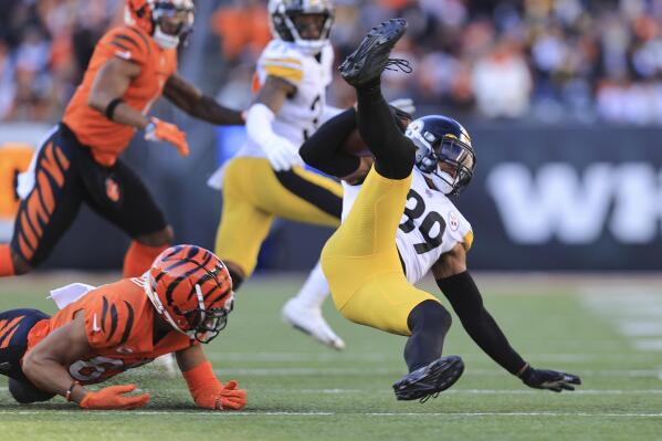 Mixon runs for career-high 165 yards, Bengals crush Steelers