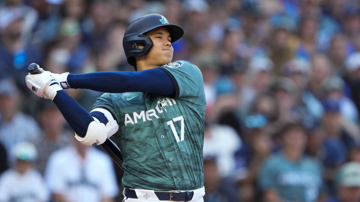 Shohei Ohtani achieves great honor of meeting José Ramírez - Covering the  Corner