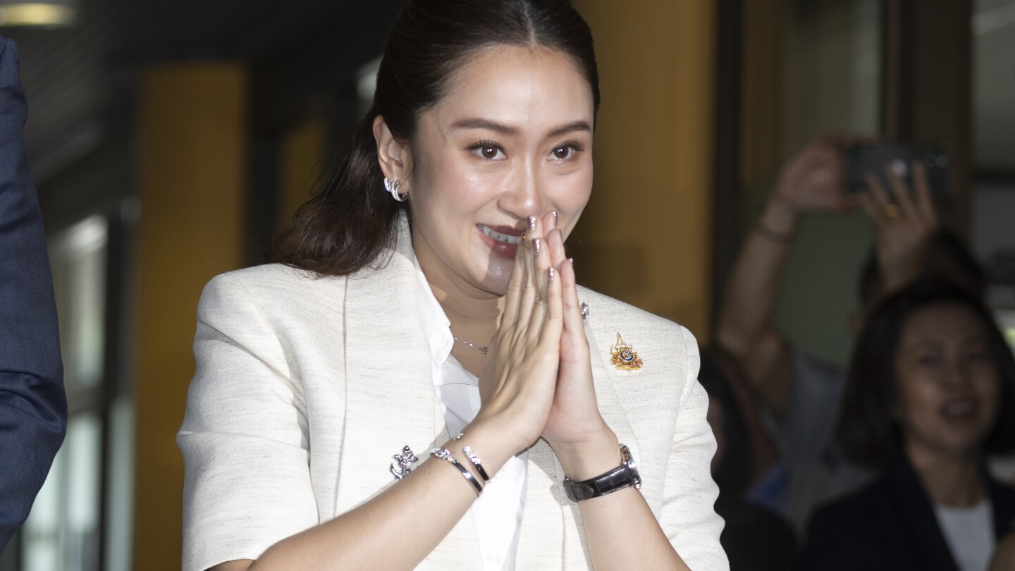 Thailand: Thaksins dochter Baitungtarn Shinawatra wordt tot premier gekozen