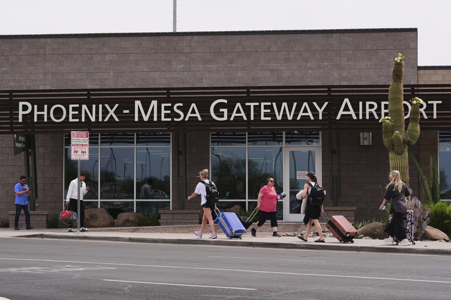 Avelo Airlines carries out deportation flights for ICE