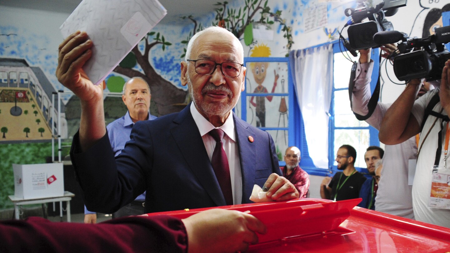 ТУНИС Тунис AP — Ръководителят на най голямата опозиционна партия в