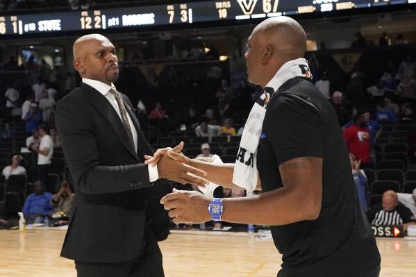 Penny Hardaway Is The Hottest College Coach In America, And He