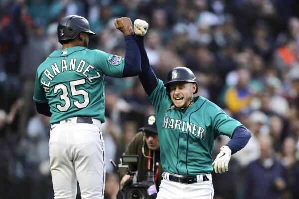 Watch: Mariners' Jarred Kelenic smacks home run for first career hit