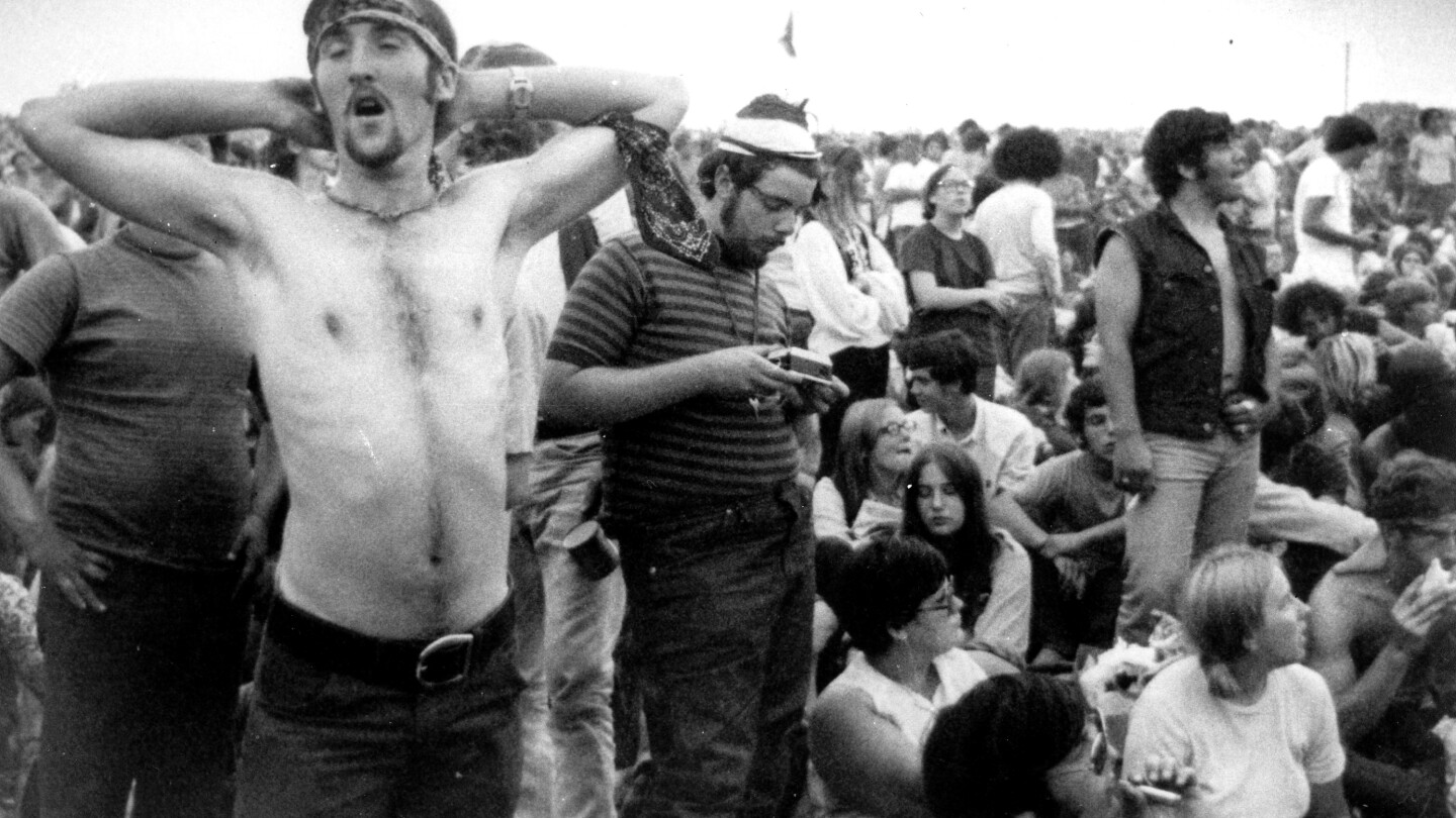 As the 1960s fade, historians scramble to capture Woodstock's voices ...