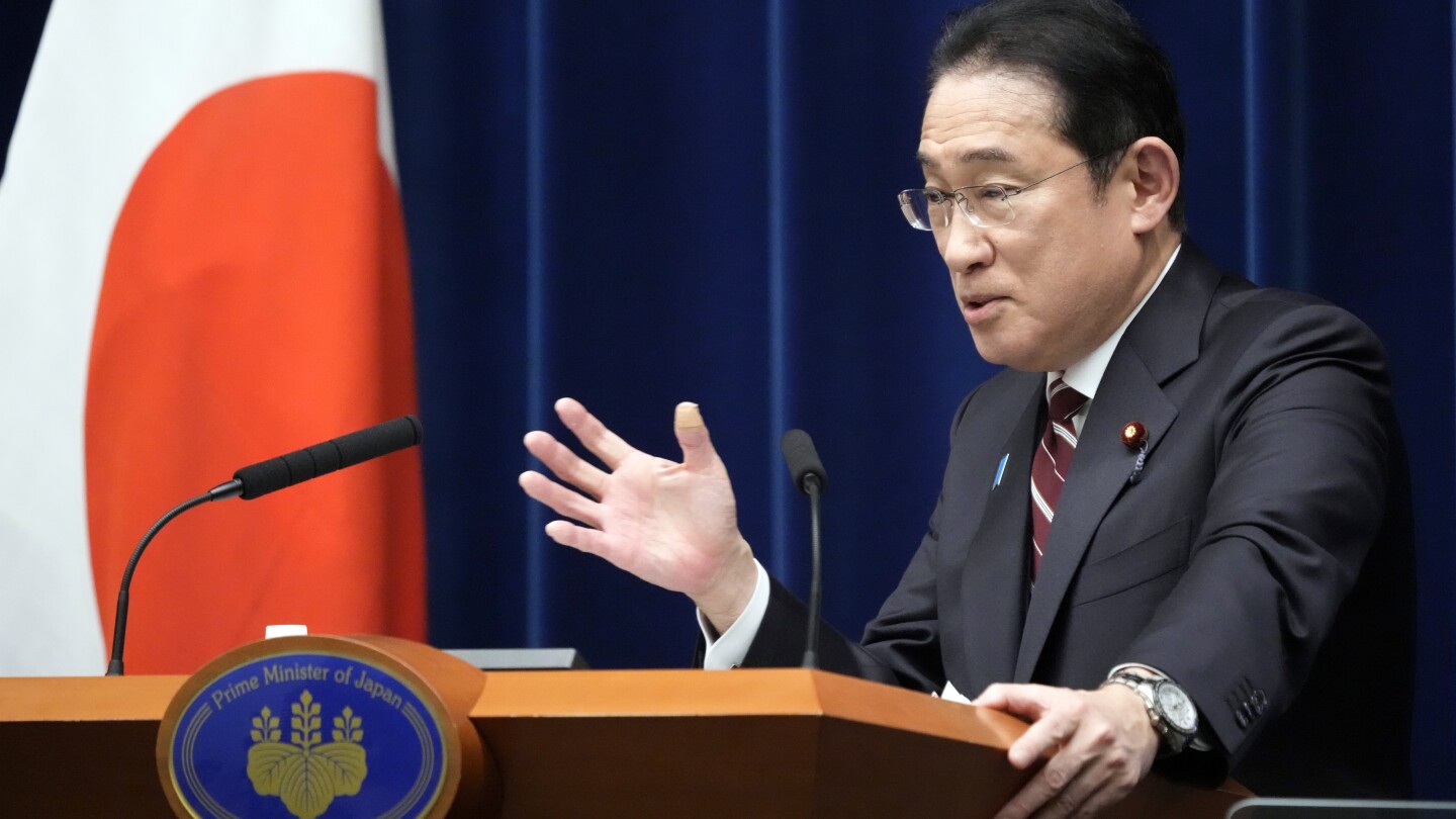 ТОКИО (AP) — Японският премиер Фумио Кишида повтори в четвъртък