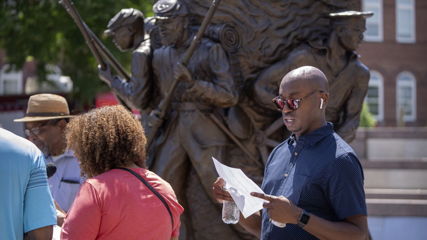 На 11 юни журналист почита предците на церемония за чернокожите войници, които са служили в Гражданската война
