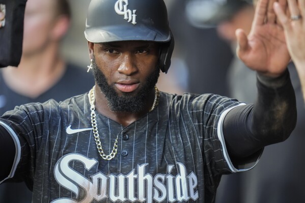 Garrett Crochet, Luis Robert Jr. stay with struggling White Sox amid flurry  of trades | AP News