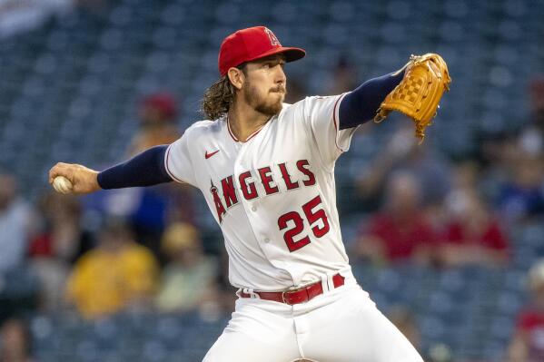 Langeliers' bases-loaded walk sends A's past Angels, 2-1