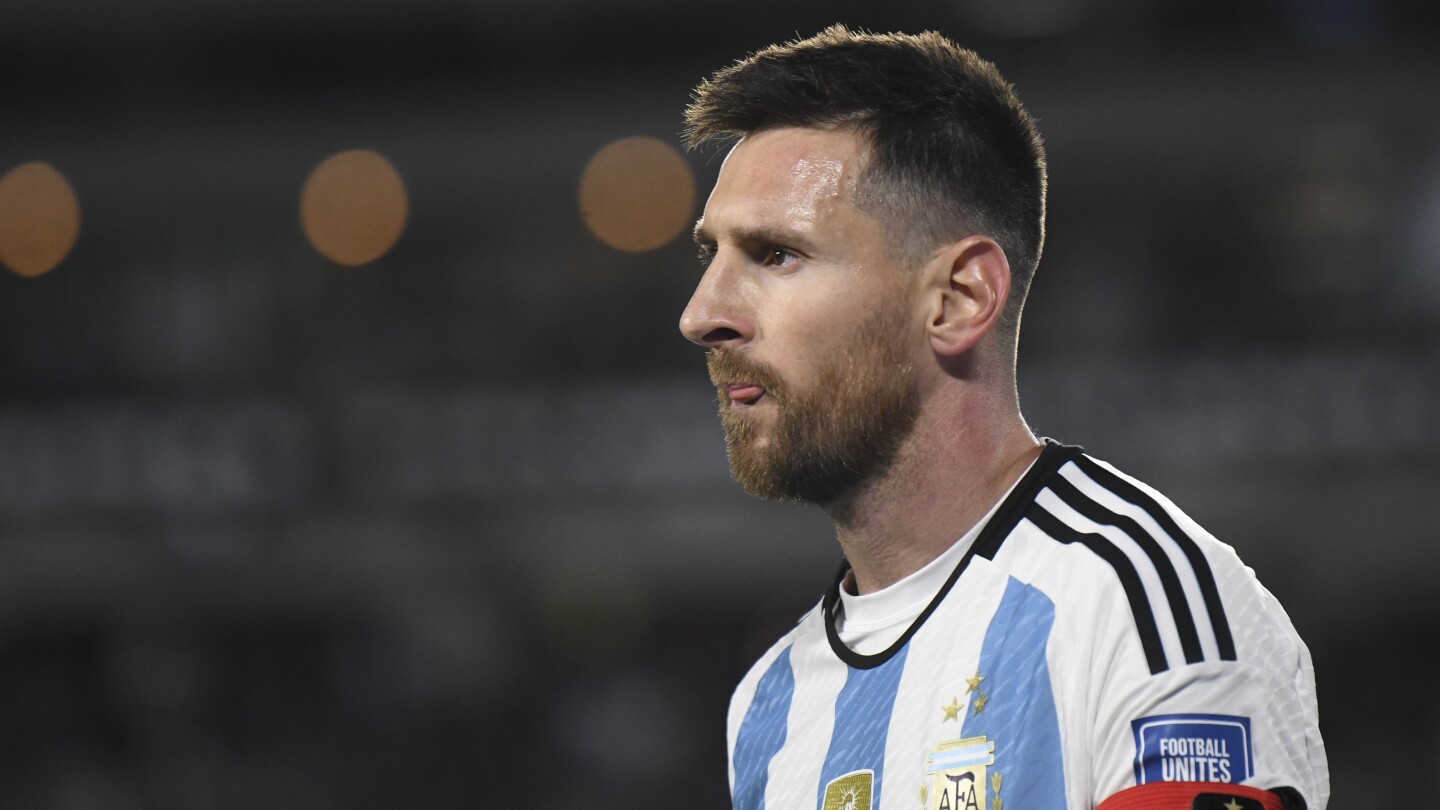 Lionel Messi juega una mitad en la victoria de Argentina por 1-0 en las eliminatorias para el Mundial;  Empate de Brasil y Venezuela