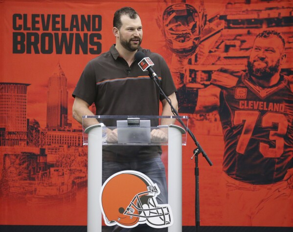 Browns tackle Joe Thomas was an iron man, Cleveland's own on his