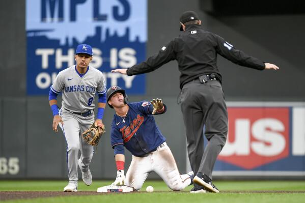 Royals score 3 runs in eighth inning, rally past Twins