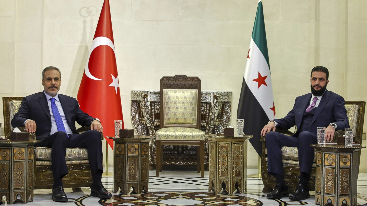 Turkish senior officials suddenly take a trip to Damascus after the agreement of Syria with the group led by the Kurds