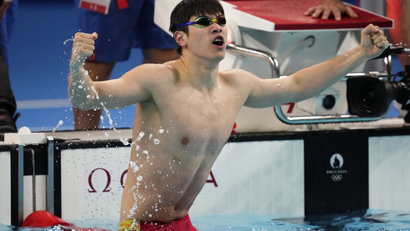 Le Chinois Pan Zhanle bat son propre record du monde et remporte la médaille d’or olympique au 100 mètres nage libre masculin