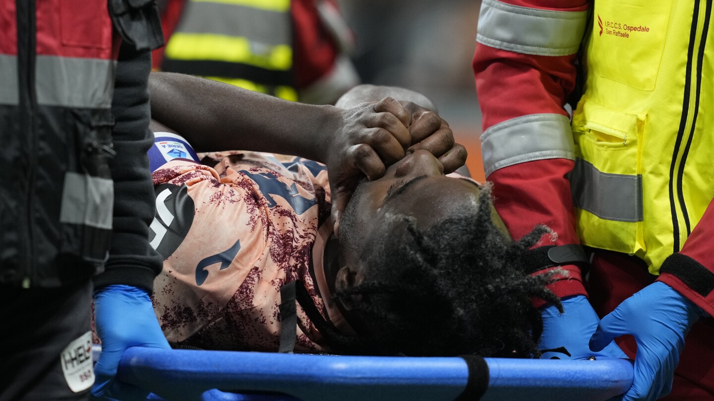 Torino's Duván Zapata Suffers Serious Knee Injury