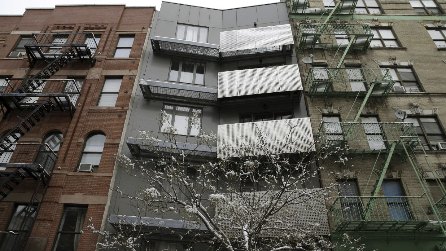 Ню Йорк обмисля премахването на брокерските такси за наемателите, което разгневи индустрията на недвижимите имоти