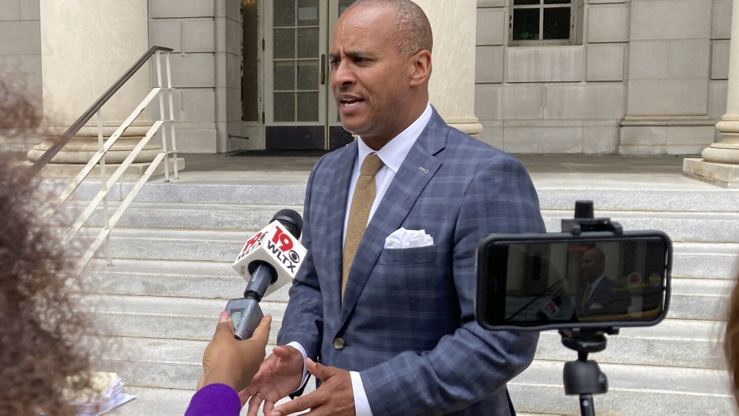 South Carolina prosecutors want legislators who are lawyers off a