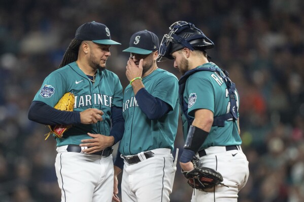 Rally in 9th falls short, Mariners lose 8-6 to Astros