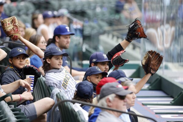 What Pros Wear: What Pros Wear: Yu Darvish (Glove, Cleats